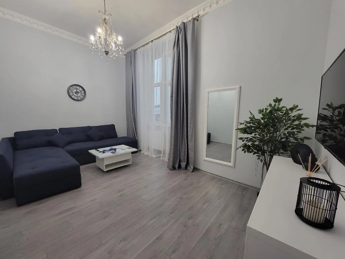 Warm & Cozy Apartment In The Heart Of Historical リヴィウ ウクライナ